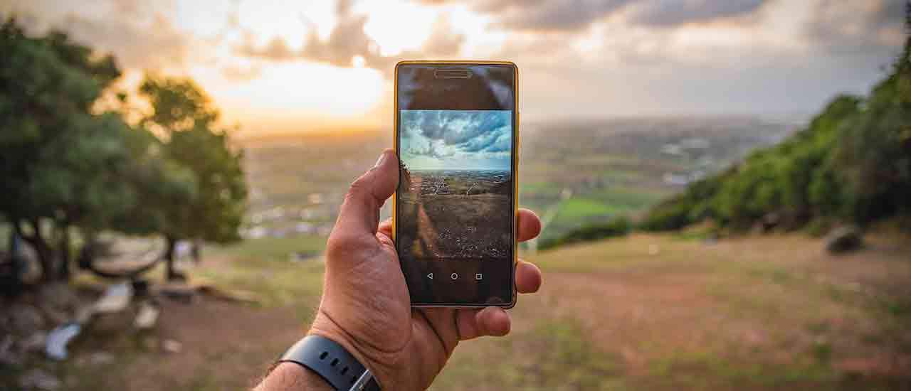 5 Essential #Vanlife Apps To Download Now